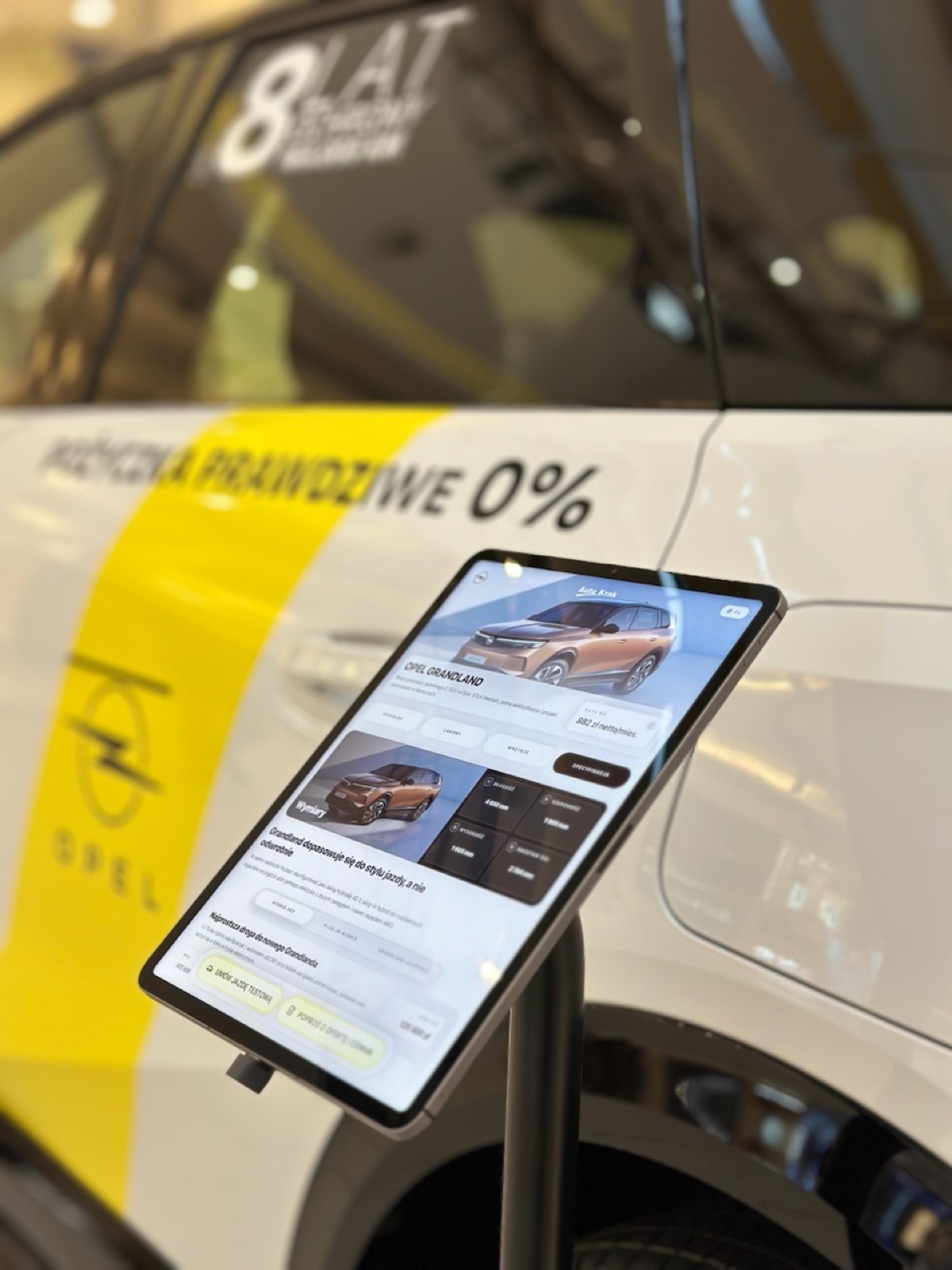 Realizacja Opla Grandlanda w Galerii Bronowice